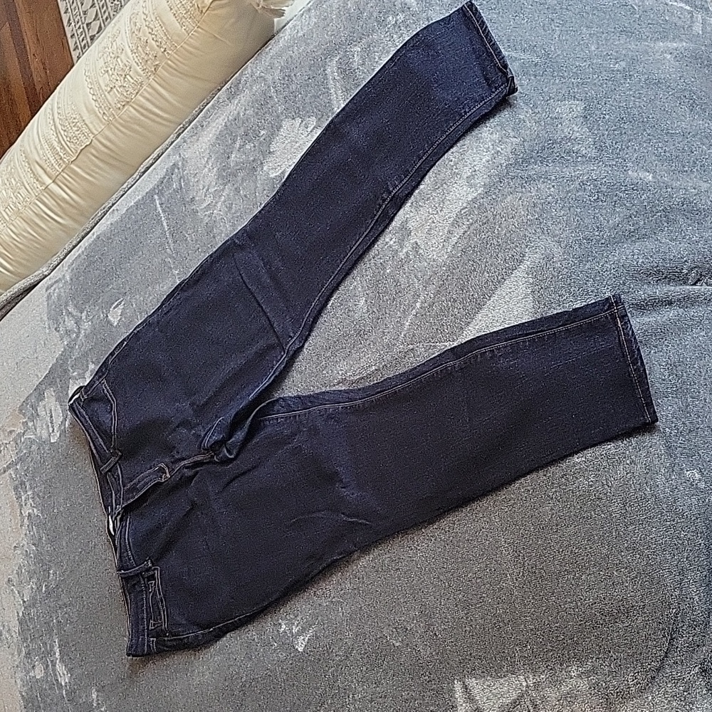 Old Navy Curvy Skinny Jean in Dark Wash